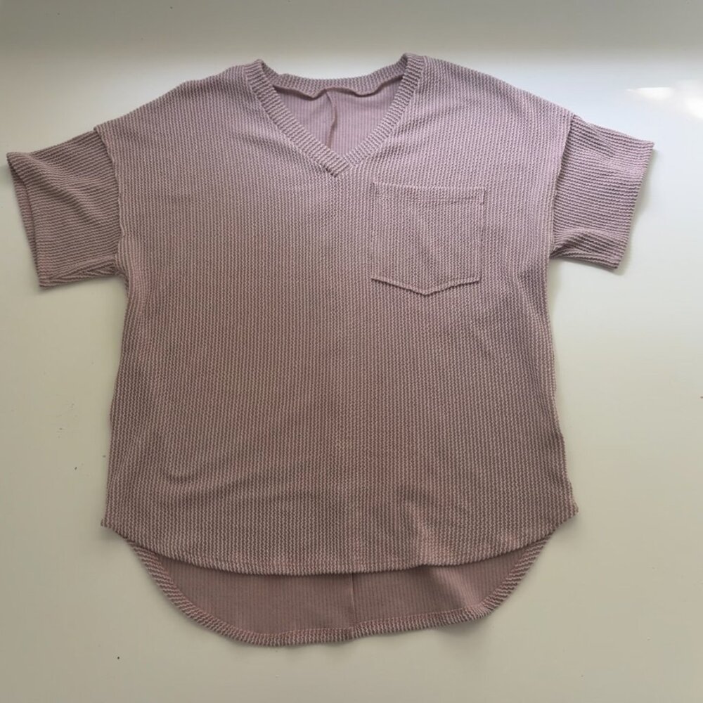 Altar'd State T-shirt size(m)